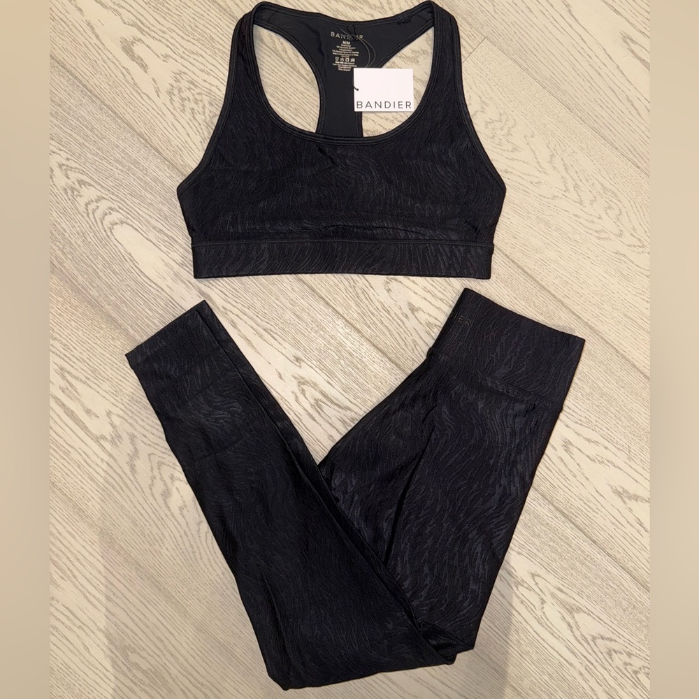 Bandier Black Jacquard Sports Bra and Leggings Set, M/XS